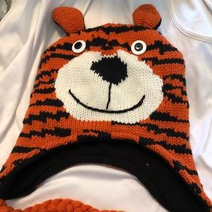Tiger hat